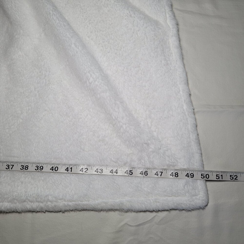 Pillowfort Unicorn Hooded Blanket 40x50 Super Soft White - Picture 5 of 13